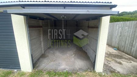 3 bedroom flat to rent - Photo 2