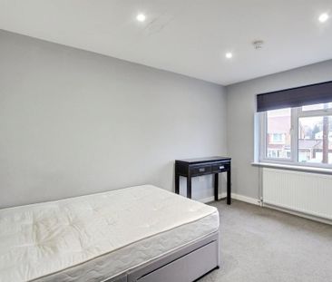 House of multiple occupation to rent - Photo 2