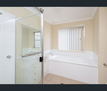 TIDY PIMPAMA PROPERTY IN GOOD LOCATION - Photo 6
