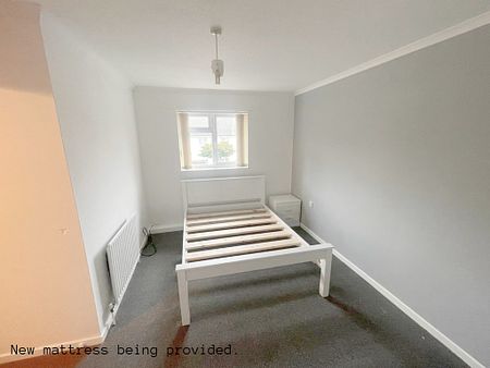 2 Bedroom Mid Terraced House - Photo 5