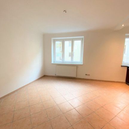 SEHR GEPFLEGTE 2,5-ZIMMER WOHNUNG MIT LIFT + SUPER INFRASTRUKTUR ZU MIETEN! - Photo 1