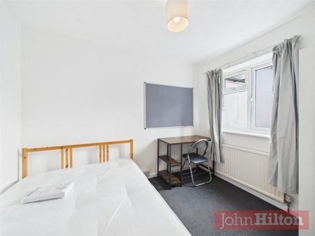 5 bedroom terraced house to rent - Photo 3