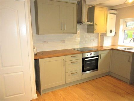 2 bedroom terraced house to rent - Photo 4