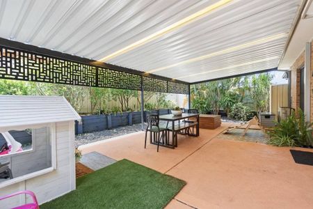 HIDDEN OASIS IN PRIME LOCATION - Photo 3