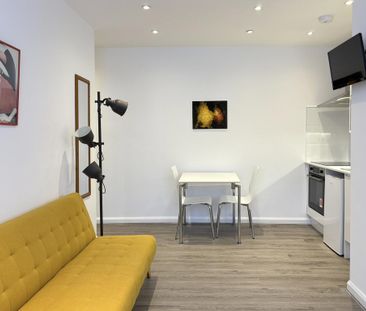 1 bedroom flat to rent - Photo 2