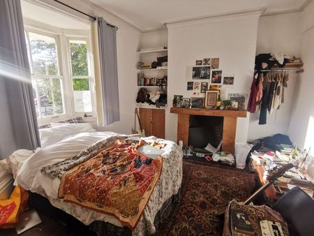 6 Bed Semi-Detached House, Ditchling Road, BN1 - Photo 5