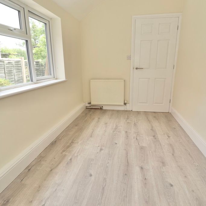 3 bedroom Semi-Detached House to let - Photo 1