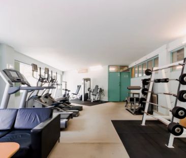 3 Bedroom Apartment - Photo 5