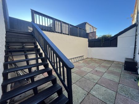 Trecarne, Falmouth - Photo 2