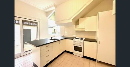 Spacious 2 Bedroom residence - Photo 3