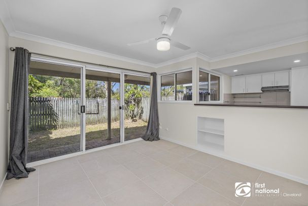 NEWLY RENOVATED THREE BEDROOM TOWNHOUSE IN THORNESIDE - Photo 1