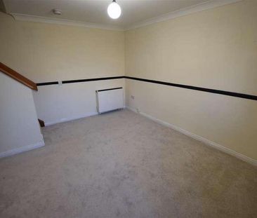 Barnum Court, Rodbourne, SN2 - Photo 1