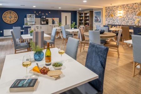 1 bedroom retirement property to rent - Photo 2