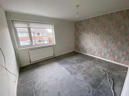 Maureen Walk, Fazakerley, Liverpool, L10 - Photo 4