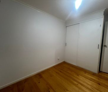 3 Bedroom Home with Large Backyard! - Photo 1