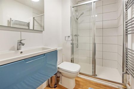 1 bedroom in a house share to rent - Photo 5