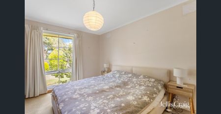 FAMILY LIVING IN HERALD COURT - Photo 2