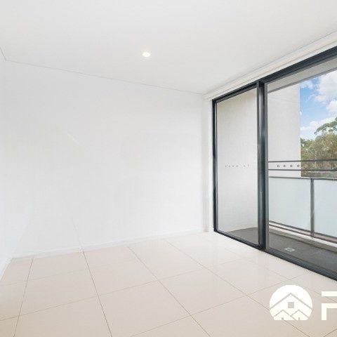 Modern 2-Bed, 2-Bath Apartment with Secure Parking in Wentworthville!! Move in Now!! - Photo 1