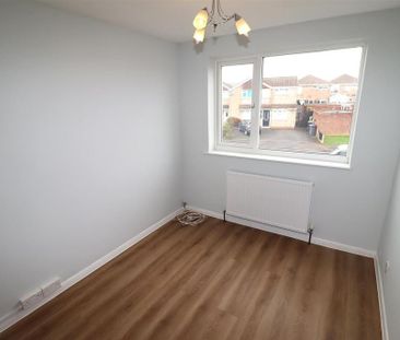 3 bedroom detached house to rent - Photo 2