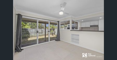 NEWLY RENOVATED THREE BEDROOM TOWNHOUSE IN THORNESIDE - Photo 3