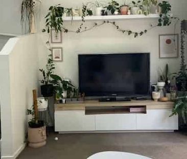 Charming Townhouse in Bayview - Photo 3