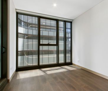 Jqz Stunning Two Bedroom - Photo 3