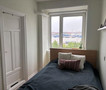 <b>LYS OG INDFLYTNINGSKLAR 3-VÆRELSERS LEJLIGHED PÅ ØSTERBRO – AALB... - Photo 1