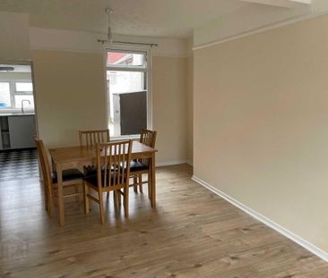 89 Circular Road, Larne, BT40 3AQ - Photo 2