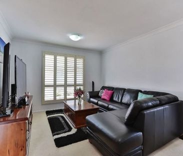 Immaculate Unit & Ideal Location&excl; - Photo 4