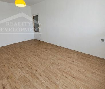 Pronájem bytu 2+1 61 m² - Fotografie 2