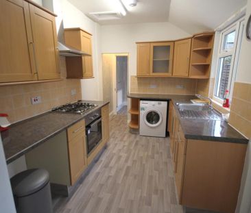 1 bedroom in a house share to rent - Photo 3