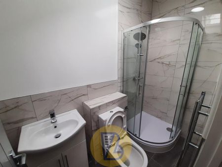 1 bedroom block of apartments to rent - Photo 5