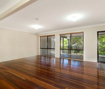 Hawthorne's Hidden Oasis - Photo 1