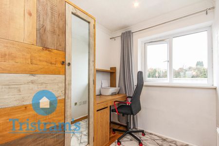 3 bed Flat for Rent - Photo 3