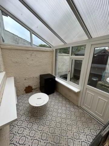 20 Ravenhill Crescent, Ravenhill Road, Belfast, BT6 8GU - Photo 2