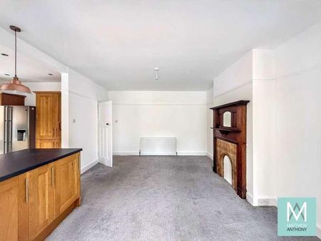 Broomfield Avenue, Worthing, BN14 - Photo 4