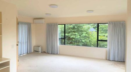 Extended Family Welcome - Photo 2