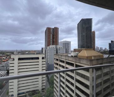 Popular Studio in Prime Location! - Photo 5