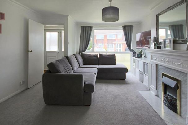 3 bedroom semi-detached house to rent - Photo 1