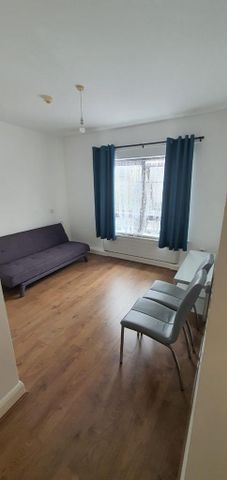 1 bedroom block of apartments to rent - Photo 2