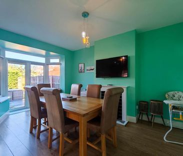 3 bedroom semi-detached house to rent - Photo 3