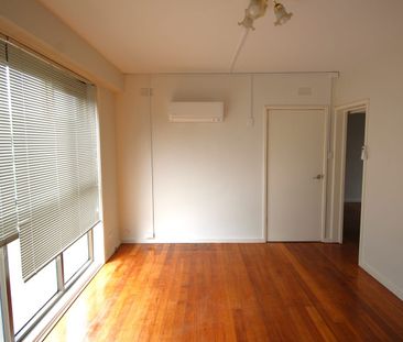 Ground-floor apartment - Photo 1