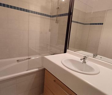 Location Appartement 2 pièces 45m² LILLE 59000 - Photo 4