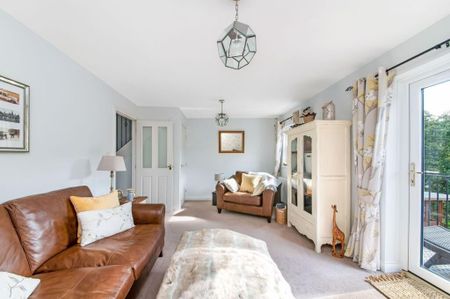 2 bedroom end of terrace house to rent - Photo 2