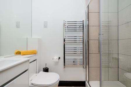 Crown House, Nuneaton, CV11 4BX - Photo 5