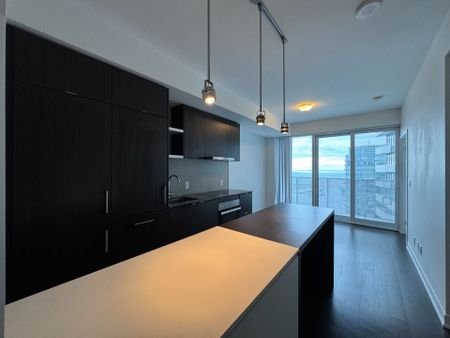 For Lease - 88 Harbour Street Unit# 6801, Toronto, Ontario - Photo 2