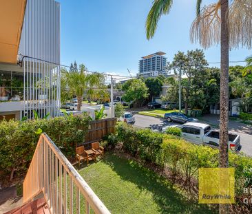 3/6 Adori Street, Surfers Paradise QLD 4217 - House For Rent | Domain - Photo 6