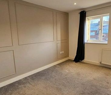 3 bedroom semi-detached house to rent - Photo 5