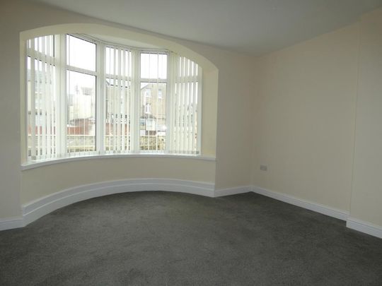 6 bedroom property to rent - Photo 1