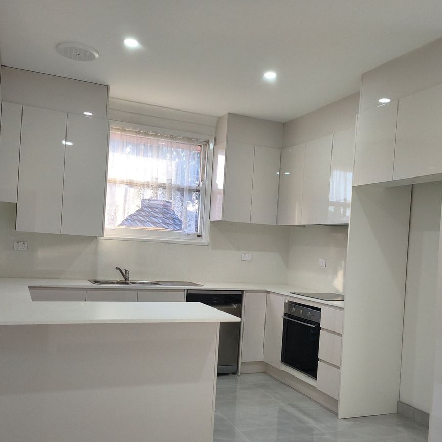 Fully Renovated, Four Bedroom Family Home - Photo 1